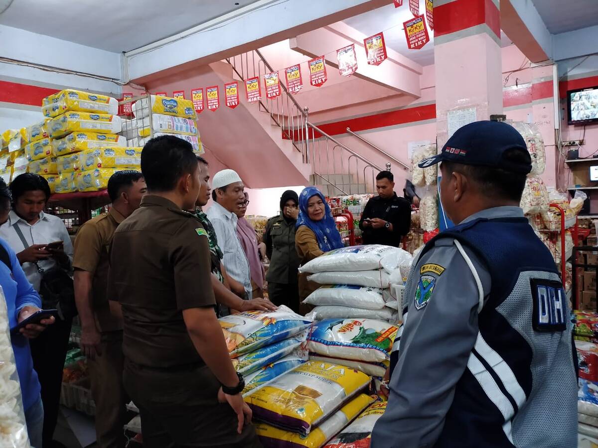 Isu Beredar Beras Plastik, Tim Satgas Pangan Batanghari Sidak Pusat Perbelanjaan