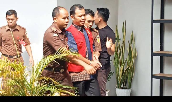 Jaksa Tahan Tersangka Kasus Korupsi Pipanisasi