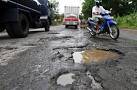 Jalan Berlubang, PU Dinilai Lamban