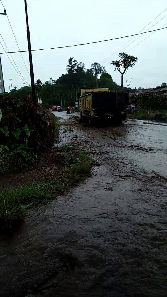 Jalan Kumun Hingga batas Kota Terendam