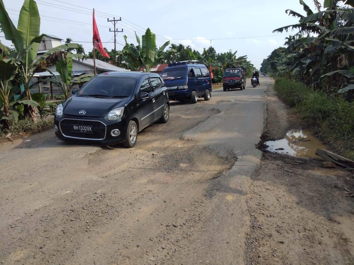 Jalan Nasional di Desa Muntialo Semakin Parah