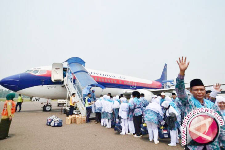 Jamaah Calon Haji Jambi Dibekali Abon Patin