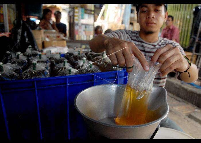 Jangan Coba-coba Timbun Minyak Goreng!