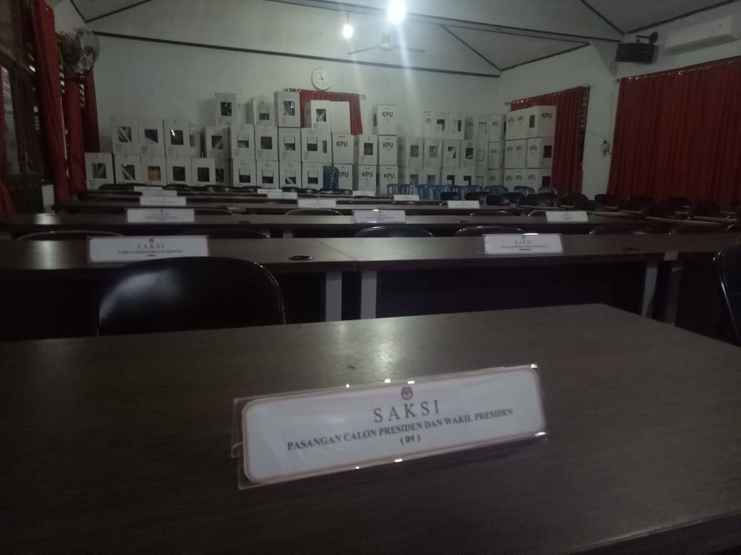 Jelang Rapat Pleno, Aparat Keamanan Jaga Ketat Kantor KPUD Tebo