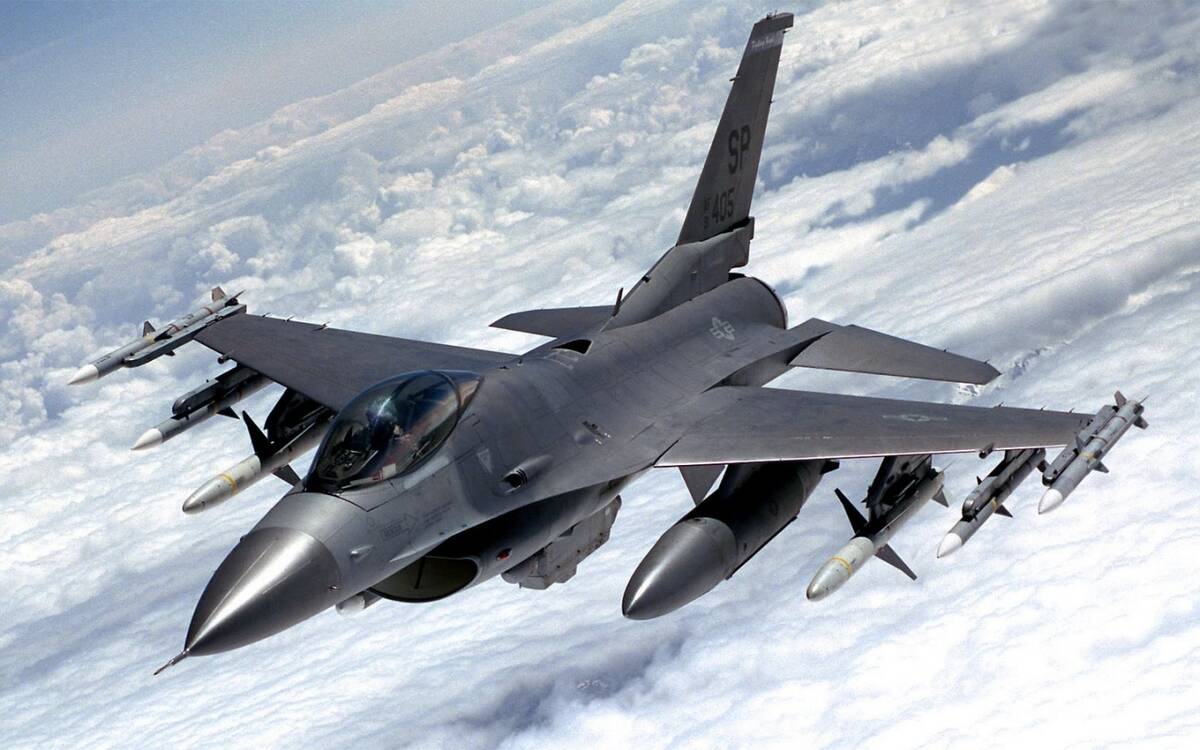 Jet Tempur China Patroli Selama 10 Jam di Laut China Selatan
