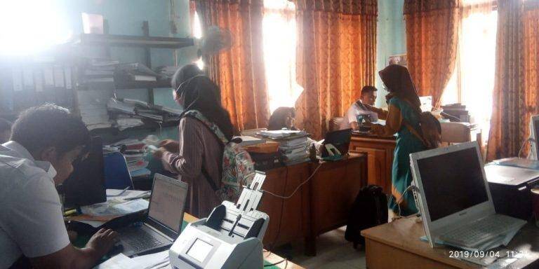 Kabut Asap Makin Parah, HMI “Kirim” Masker Hingga ke Gedung DPRD