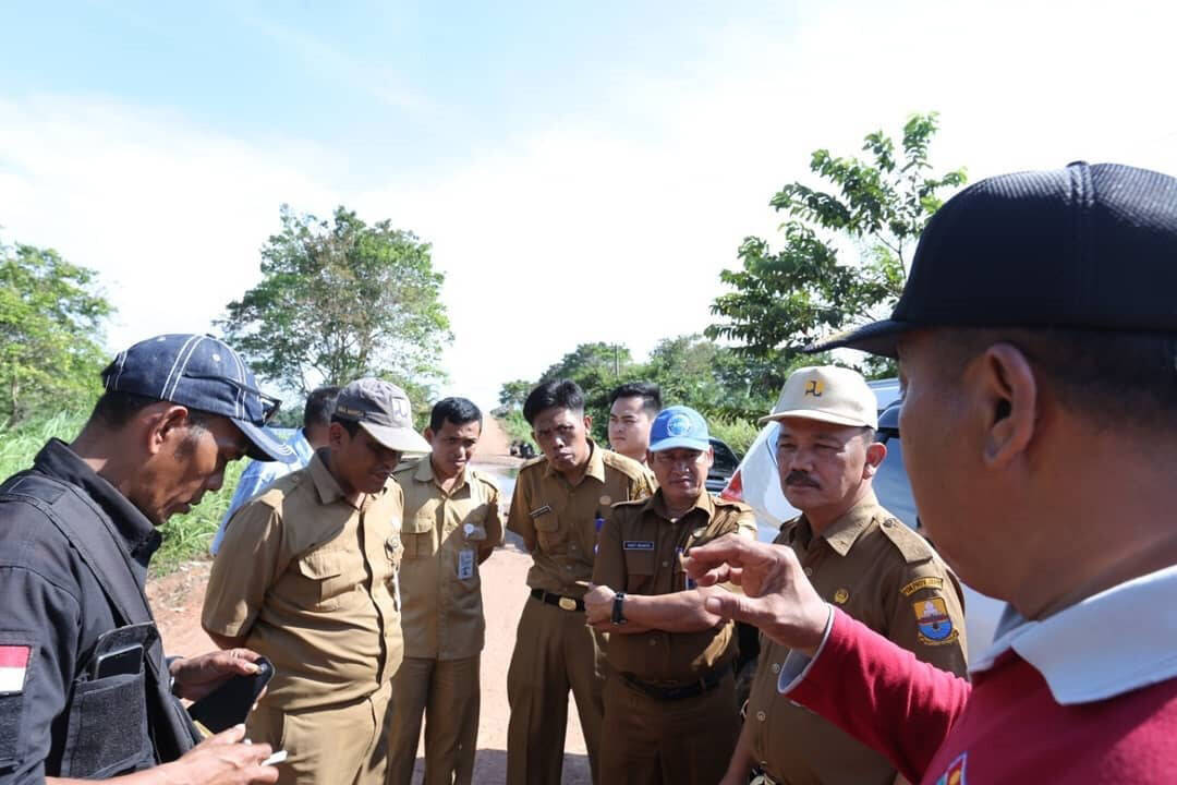 Kadis PUPR Provinsi Jambi Tinjau Ruas Jalan Suakandis
