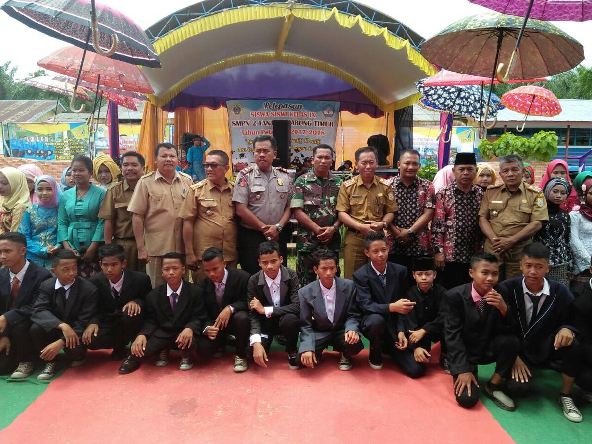 Kadisdik Tanjabtim Hadiri Acara Pelepasan Siswa SMPN 2 Tanjabtim