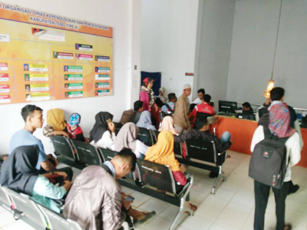 Kantor Capil Diserbu Warga, 7000 Berkas KK dan KTP Sudah Dileges
