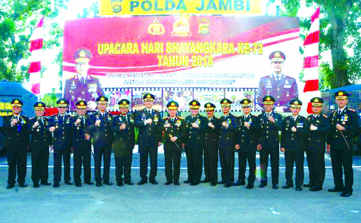 Kapolda Jambi Pimpin Upacara Hut Bhayangkara