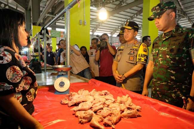 Kapolda Jambi Sidak Ke Pasar Pantau Harga Sembako Pasar