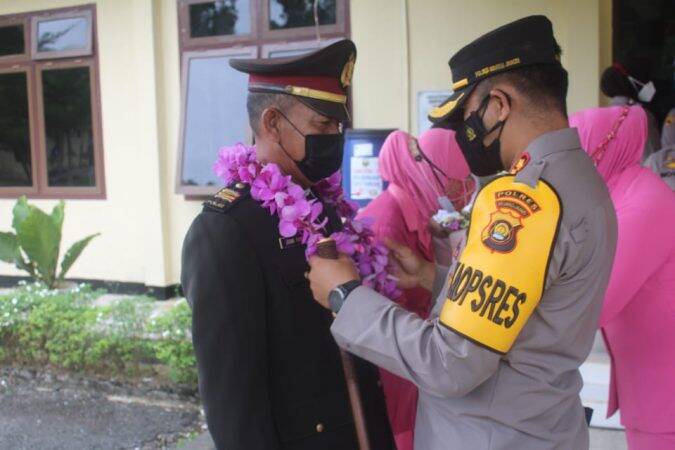 Kapolres Muaro Jambi Lepaskan Perwira Purna Tugas