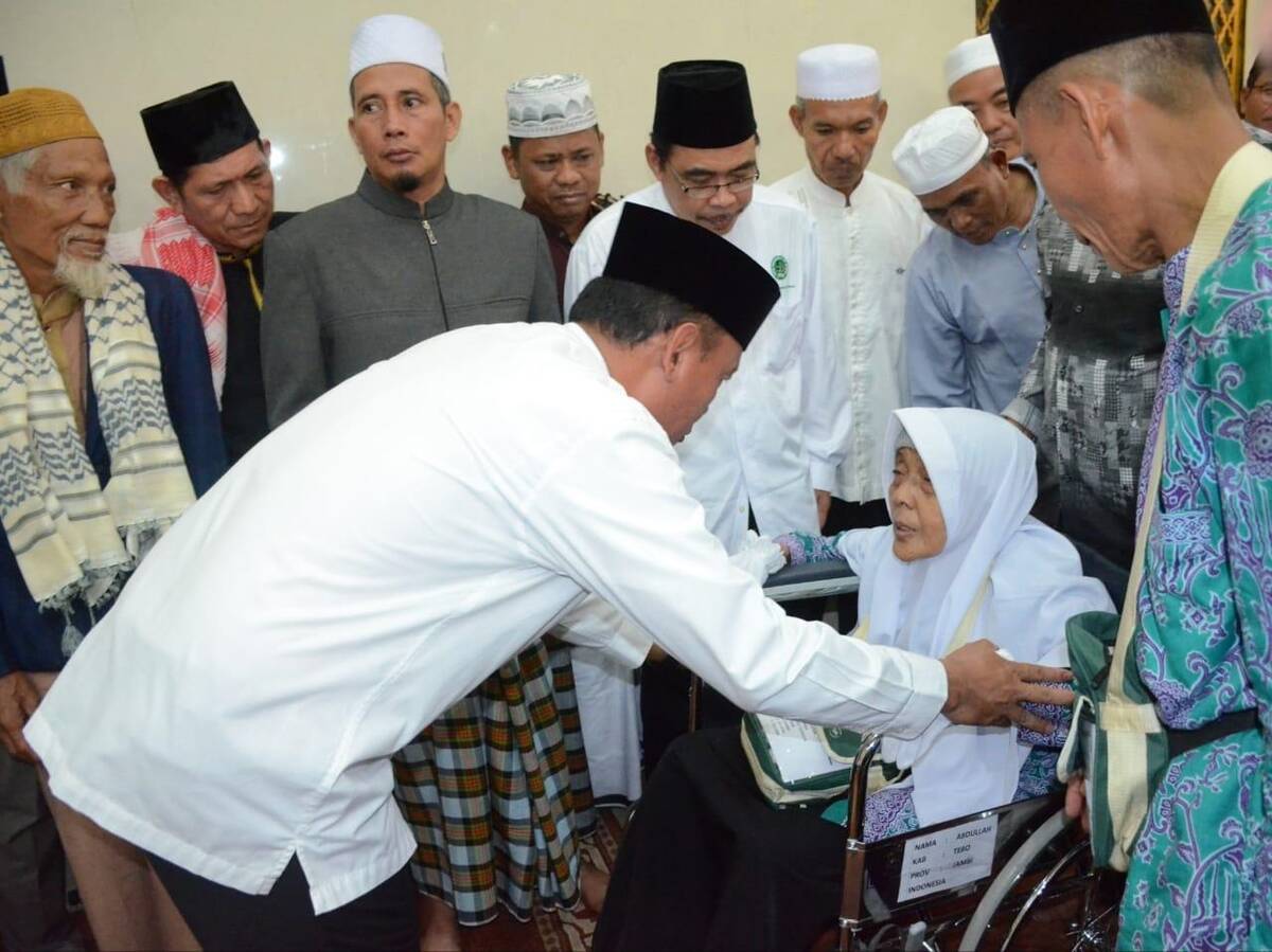 Keberangkatan JCH Tebo 2019 Kloter 26-27 Telah di Lepas Oleh Bupati Sukandar