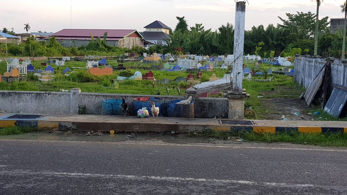 Kemana Petugas Kebersihan Saat Sampah Menggunung di TPU