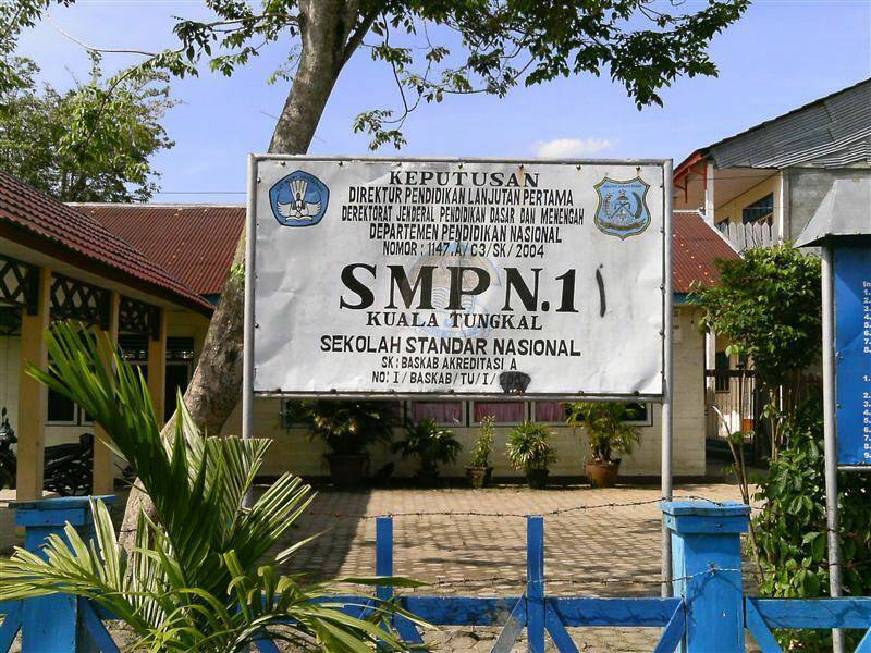 Kepsek SMP N 1 Kualatungkal Enggan Diganti?