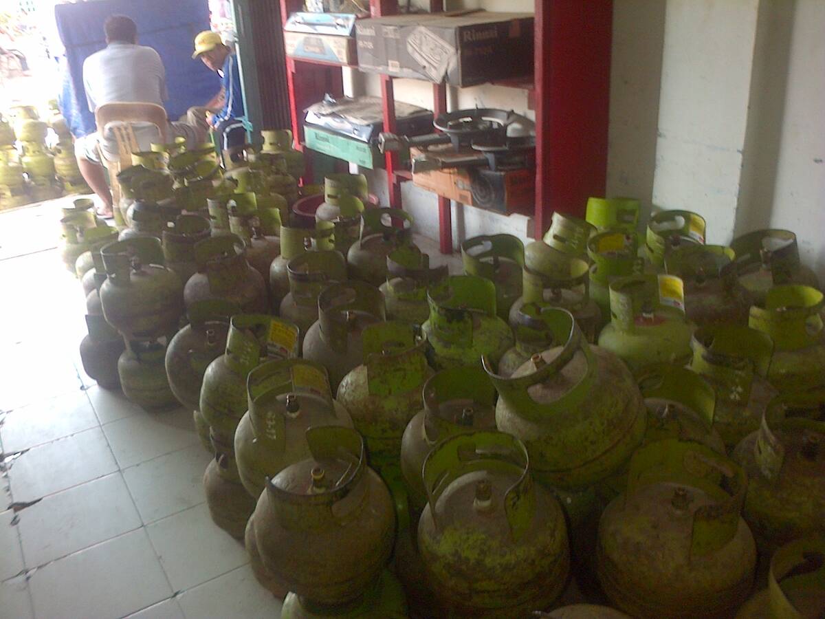 Ketersediaan Gas di Pangkalan Menipis
