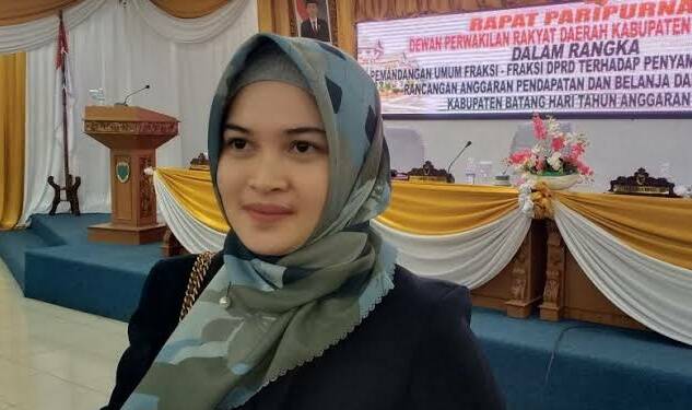 Ketua DPRD Batanghari Menangis Saat Buka Sidang Paripurna