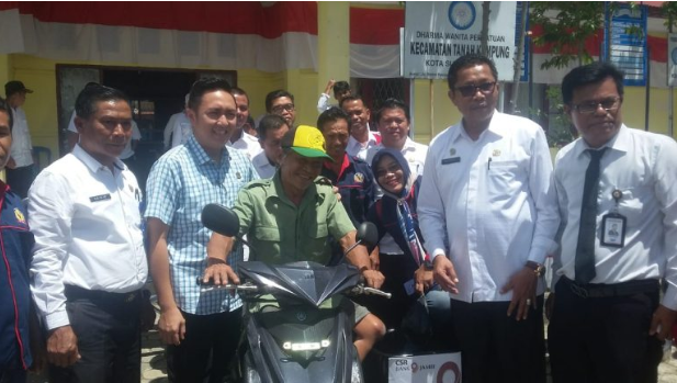 Ketua DPRD dan Pemkot Serahkan Bantuan Bagi Penyandang Disabilitas