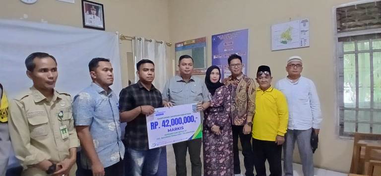 Ketua DPRD Kota Jambi Serahkan Santunan Kematian BPJS Ketenagakerjaan