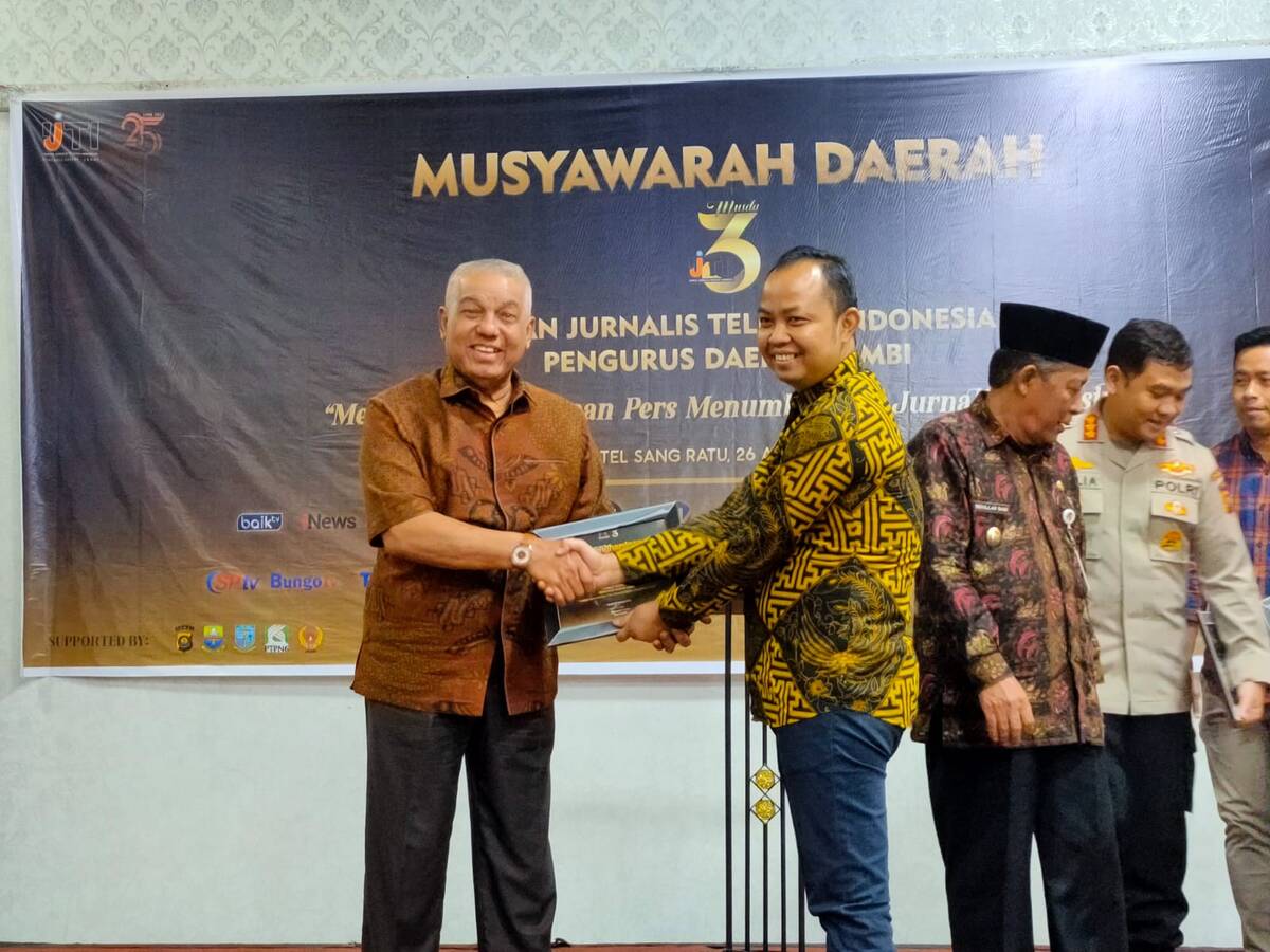 Ketua Lemhannas Geleng-geleng Kepala Sendiri Lihat Usman Ermulan Selalu Terima Penghargaan