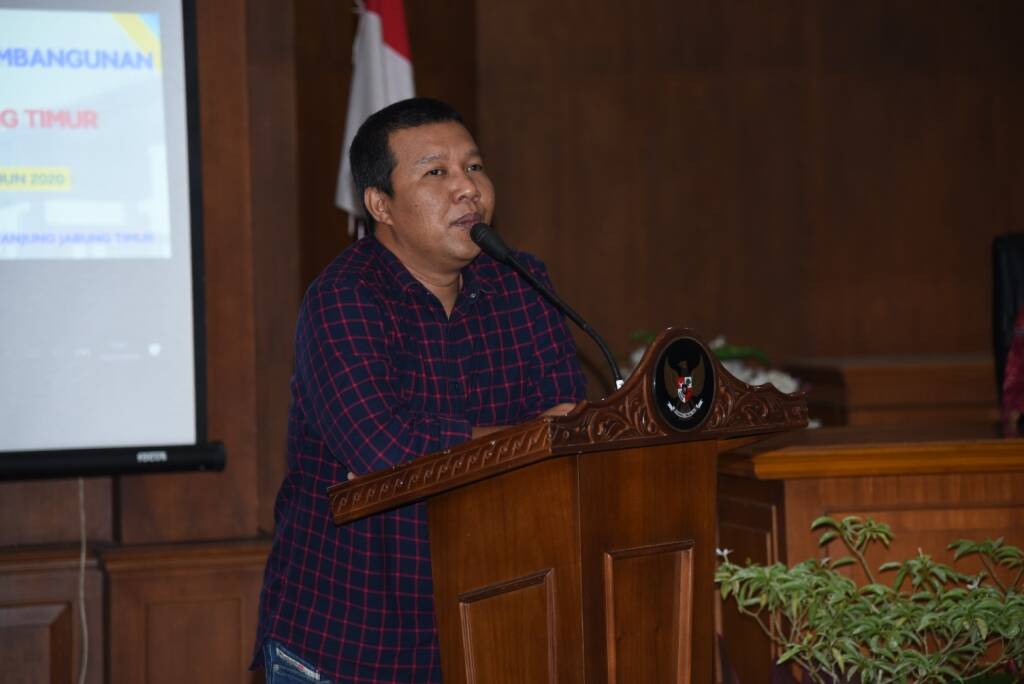 Ketua LKPMI Sebut Romi Hariyanto Baperan Terima Kritikan: Lebih Baik Papar Visi Misi, Jelaskan ke Warga Kenapa Jalan Tanjabtim Tak Diperbaiki