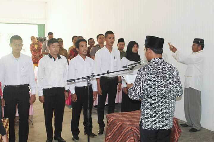 Ketua Panwaslu Kecamatan Dendang Lantik Tujuh Anggota PPL