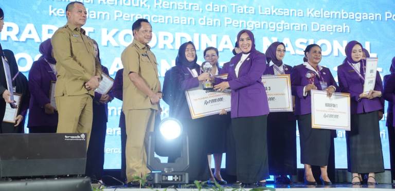 Ketua Tim Pembina Posyandu Harumkan Nama Provinsi Jambi