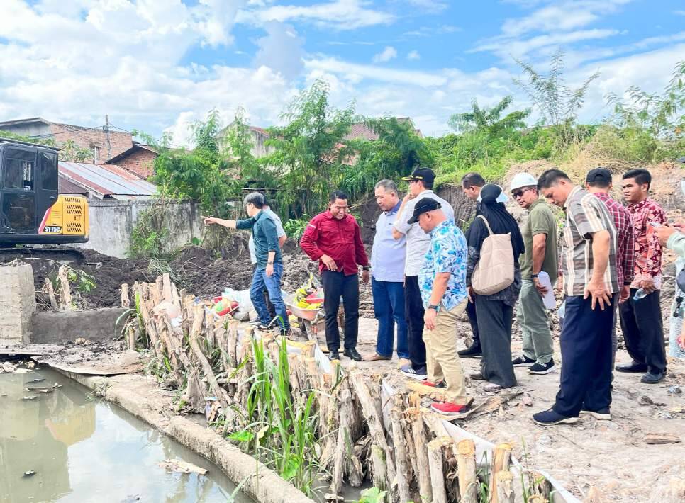Komisi III DPRD Provinsi Jambi Tengok Langsung Kolam Retensi JBC