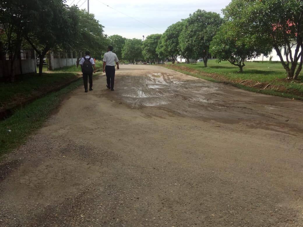 Kondisi Jalan Dalam Lokasi RSUD STS Tebo Memperihatinkan