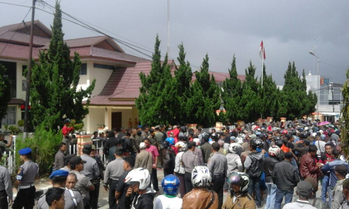 Konflik Lahan Perladangan Berujung Demo