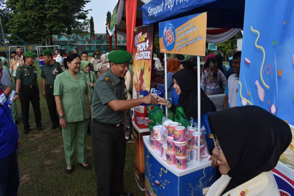 Korem 042/GAPU Gelar Pasar Murah dan Pengobatan Gratis