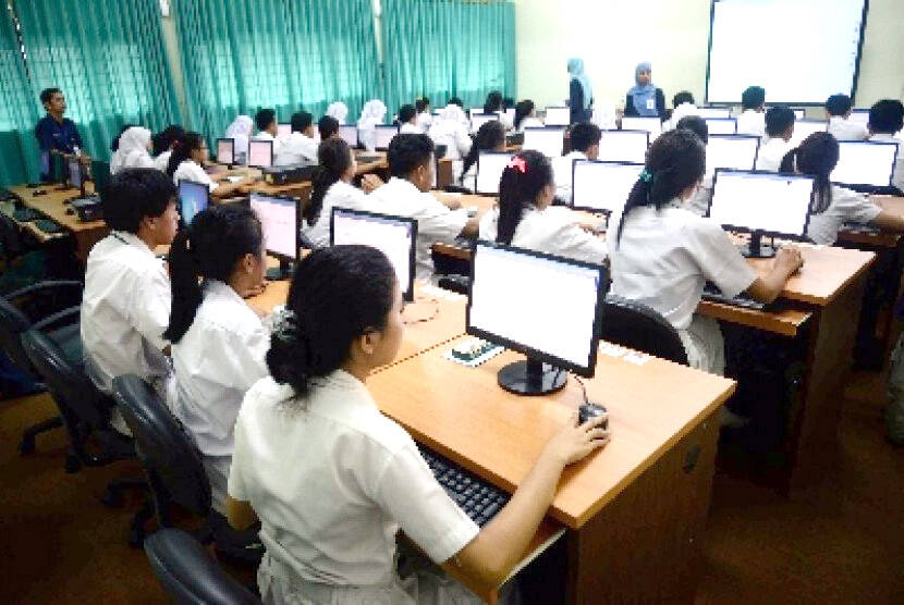 Kota Jambi Menargetkan Seluruh Sekolah SMP UNBK