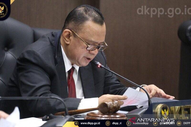 KPU-Bawaslu Dinilai Gamang