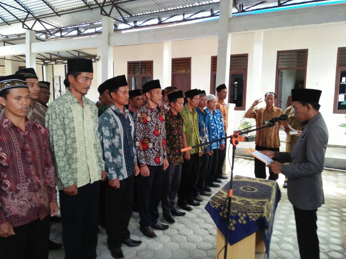 KPU Lantik 33 Anggota PPS Rantau Rasau