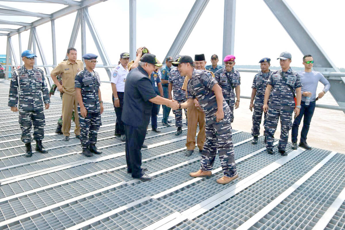 KRI Teluk Sibolga Tinggalkan Tungkal, Masyarakat Berterimakasih