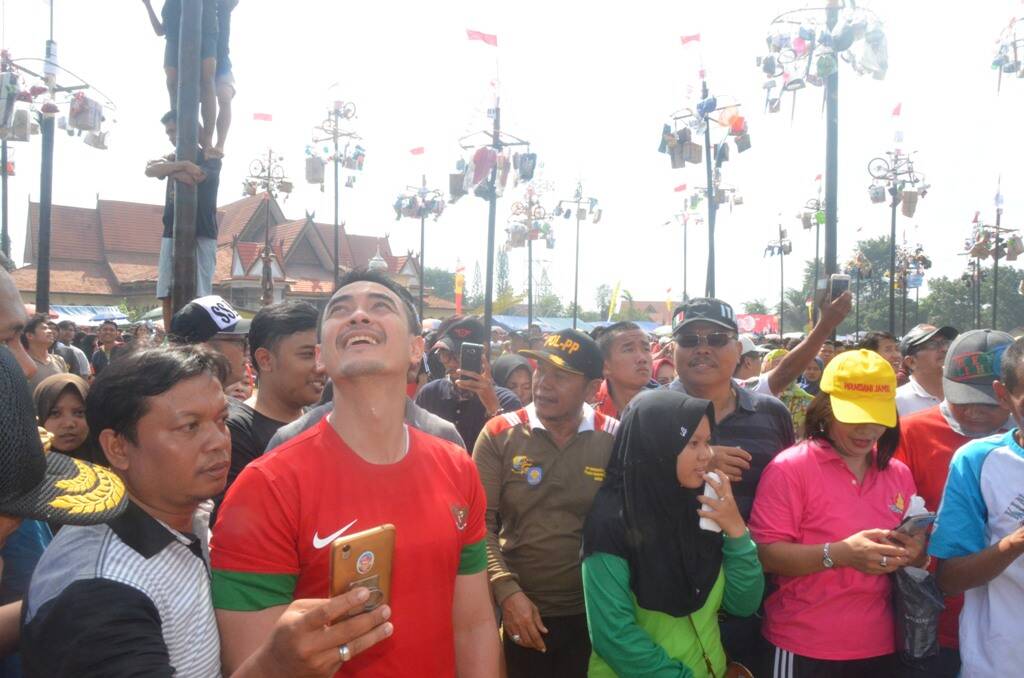 &#8220;Lautan Masyarakat&#8221; Ikuti  Gebyar Kemerdekaan Pemprov Jambi