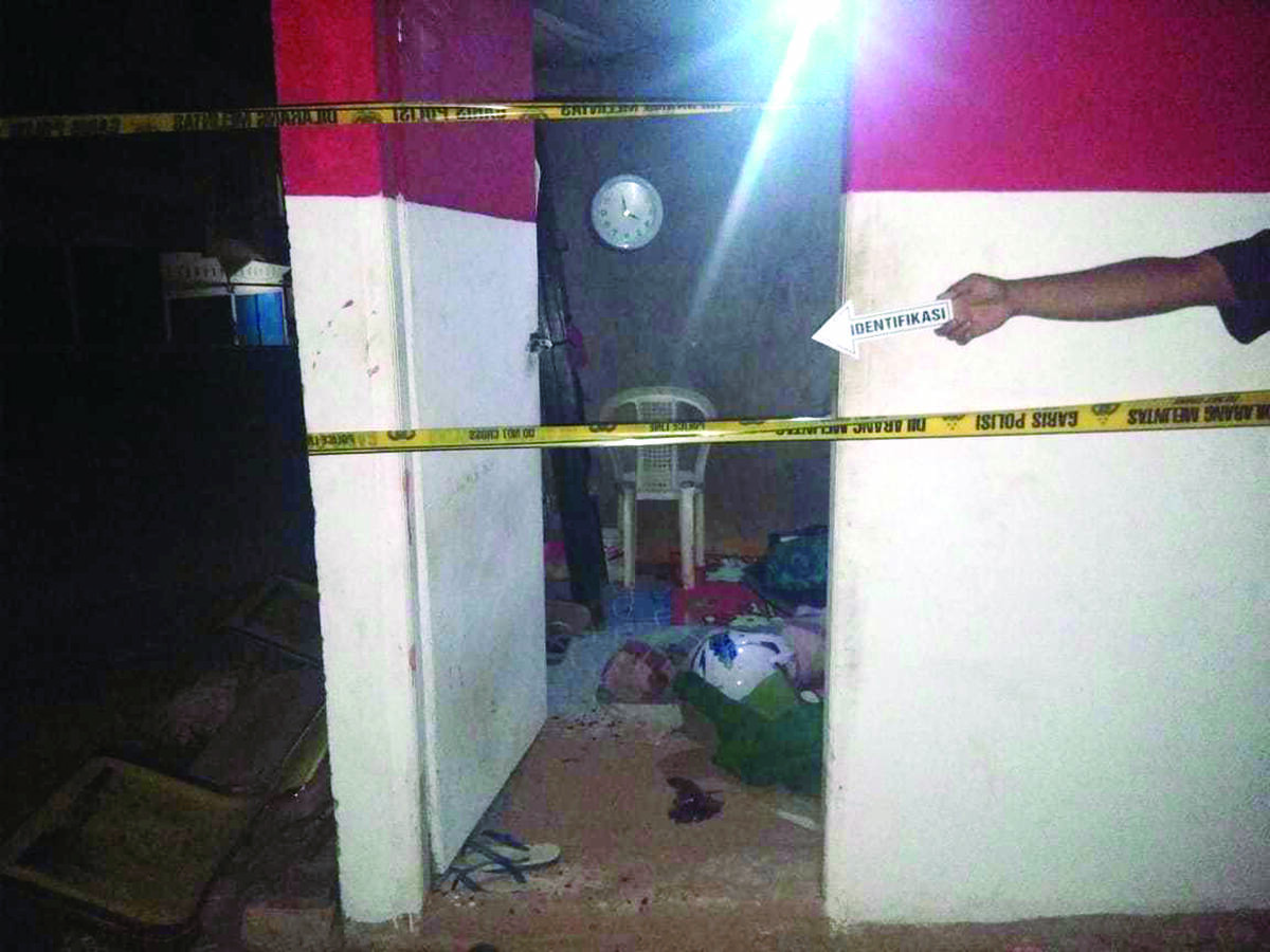 Lawan Perambok, Ayah dan Anak Tewas Tertusuk