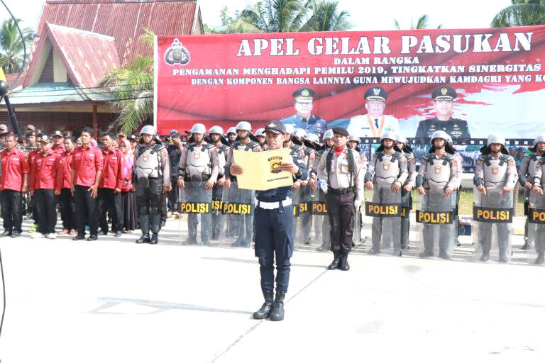 Lintas Masyarakat Dan TNI/Polri Ikuti Apel Pemilu Damai