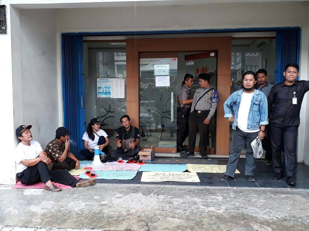 LPKNI Minta OJK Menutup Bank BCA Finance Jambi
