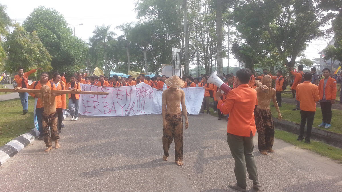 Mahasiswa Unja Tolak Parkir Berbayar