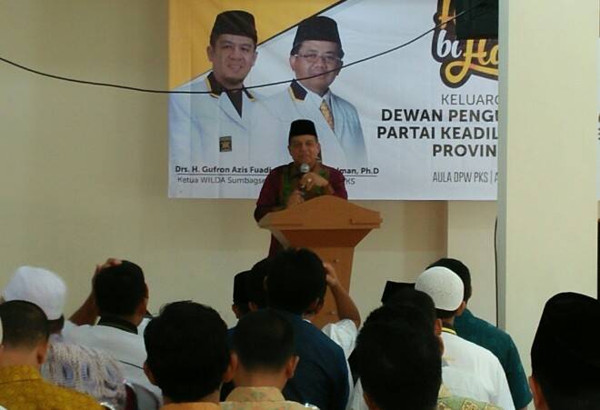 Mantan Bupati Tanjabar Usman Ermulan Memillih Bergabung Dengan Partai PKS
