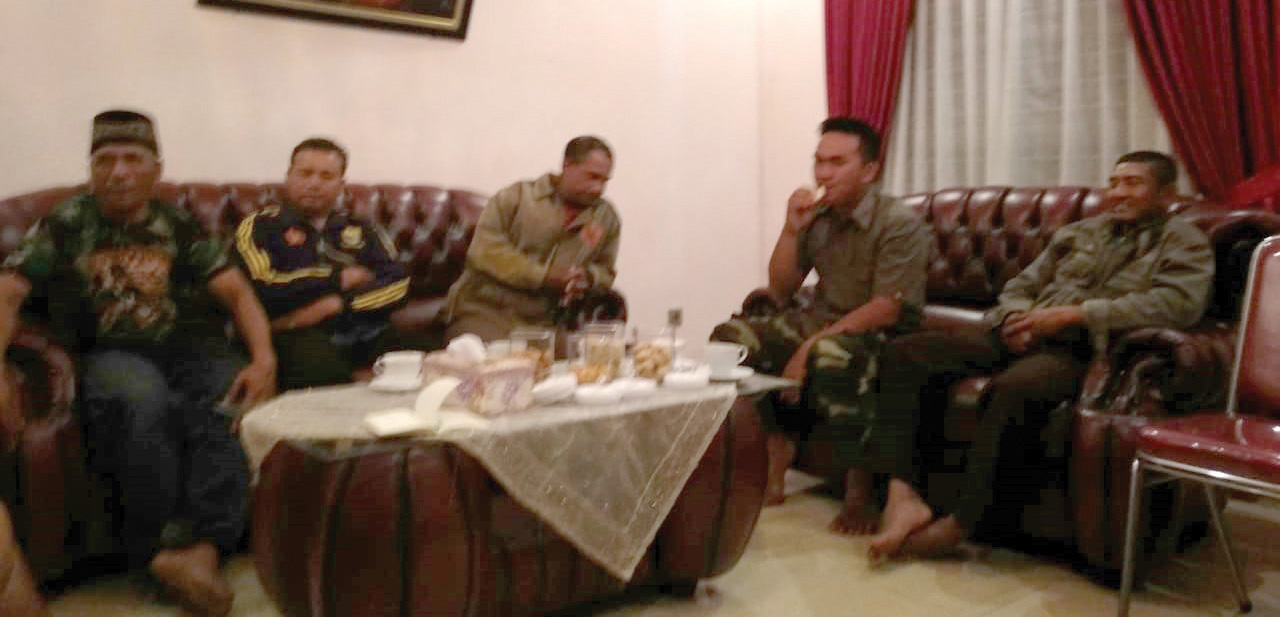 Masyarakat Adukan Nasibnya ke Ir. Esrita Usman