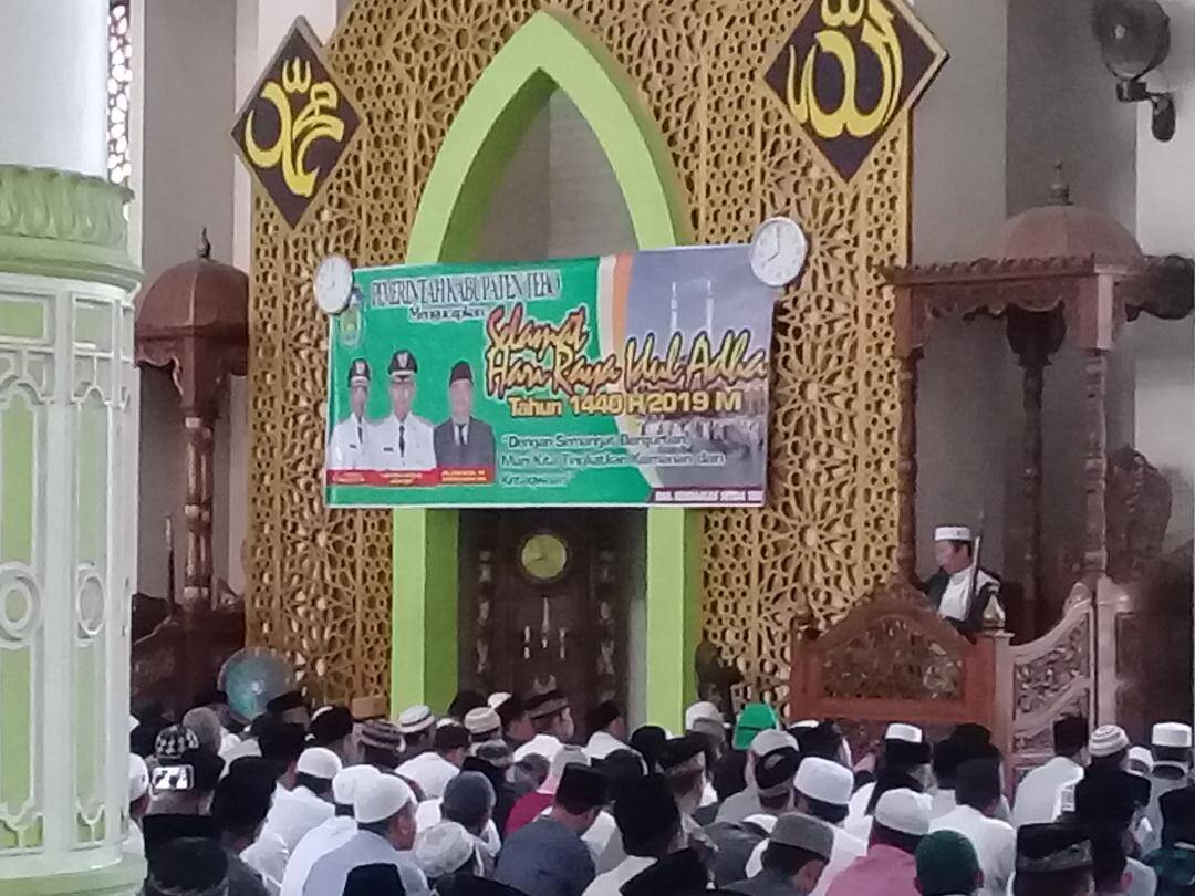 Masyarakat dan Wabup Solat Idul Adha Bersama di Mesjid Agung Al Ittihad Tebo