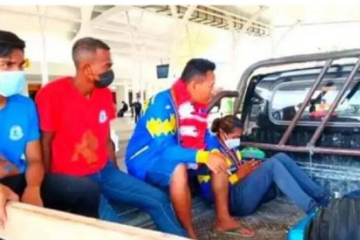 Memalukan, Atlet Peraih Emas PON Papua Dijemput Pakai Mobil Pick Up
