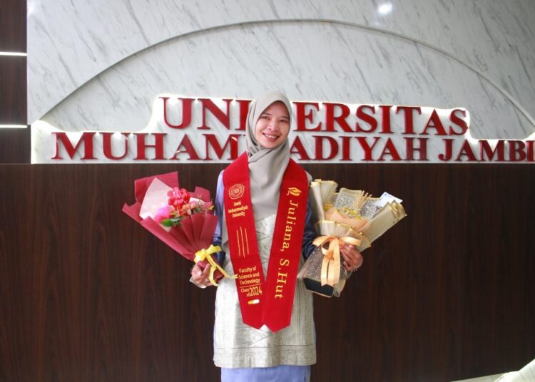 Mimpi Perempuan SAD Pertama Raih Gelar Sarjana dari Kampus Muhammadiyah Jambi