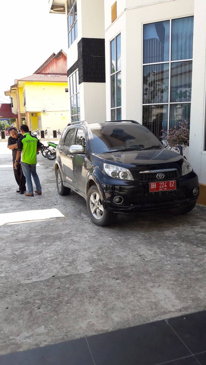 Mobil Dinas Anggota DPRD Mulai Ditarik