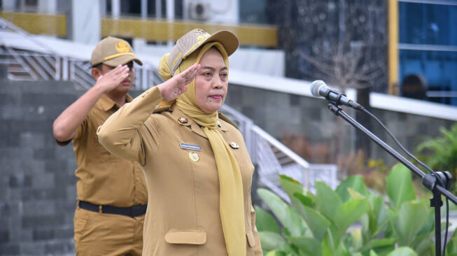 Momen Haru Sri Purwaningsih Pimpin Apel