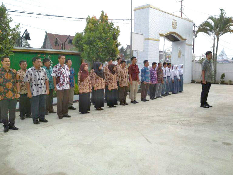 Murid SMA Ikuti Kompetisi Pidato Anti Korupsi