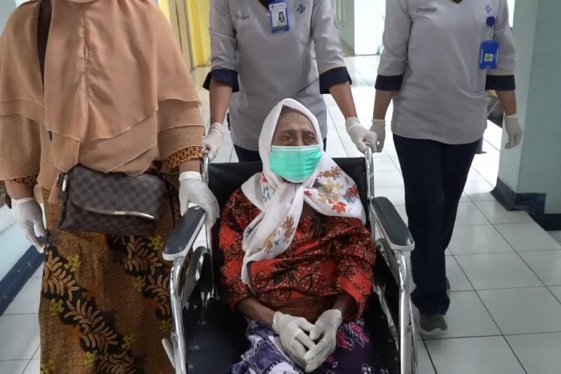 Nenek 105 Tahun Sembuh Dari &#8216;Gigitan&#8217; Corona, Disiplin Vaksin Paling Manjur