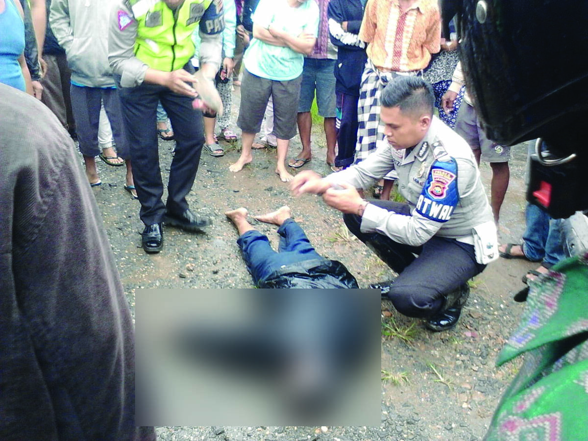 Pajero Sport Tabrak Warga Dendang di Parit Culum I